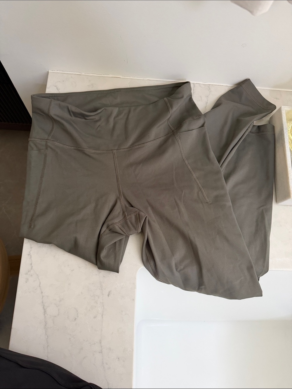 GAPfit Olive Green High-Waist leggings with side pockets M